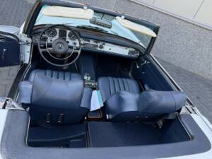 Bild 24/50 von Mercedes-Benz 280 SL (1969)