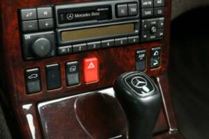 Bild 18/30 von Mercedes-Benz SL 500 (1998)