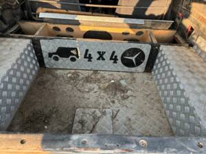 Image 38/53 of Mercedes-Benz 240 GD (SWB) (1982)