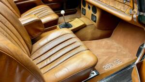 Image 11/15 of Mercedes-Benz 280 SE (1970)