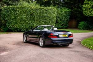 Image 23/41 of Mercedes-Benz SL 55 AMG (2003)