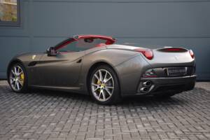 Image 2/50 of Ferrari California (2009)