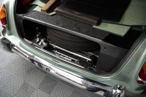 Image 46/50 de Bentley S3 Mulliner Park Ward DHC (1963)