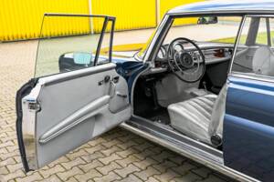 Imagen 7/13 de Mercedes-Benz 280 SE 3,5 (1971)