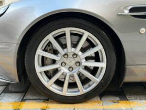 Image 39/49 of Aston Martin V12 Vanquish S (2005)