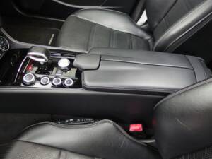 Image 37/97 of Mercedes-Benz CLS 63 AMG S 4MATIC (2013)