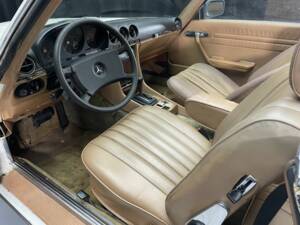 Image 2/8 of Mercedes-Benz 380 SL (1983)