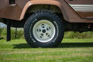 Image 14/33 of Land Rover Defender 110 (1983)