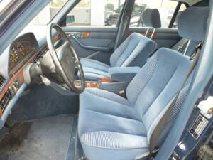 Image 13/14 of Mercedes-Benz 420 SEL (1989)