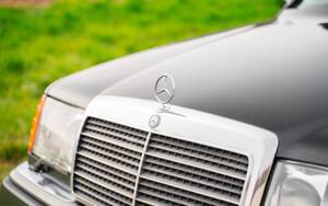 Bild 9/61 von Mercedes-Benz 500 E (1992)