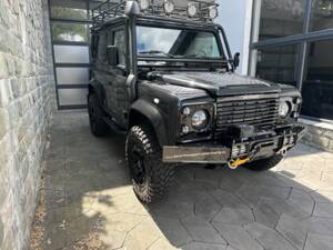 Image 2/30 of Land Rover Defender 90 "Limited" (2005)