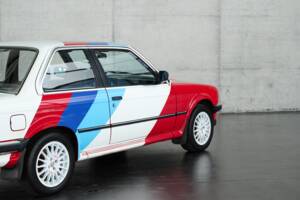 Bild 27/50 von BMW 325i (1986)