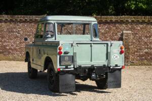 Image 21/50 of Land Rover 88 (1965)