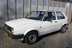 Image 1/8 de Volkswagen Golf Mk II 1.6 (1986)