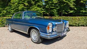 Image 6/17 de Mercedes-Benz 280 SE 3,5 (1971)
