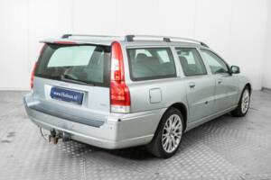 Image 23/36 of Volvo V70 D5 (2008)