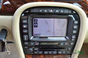 Immagine 33/46 di Jaguar XJ 8 3.5 (2007)