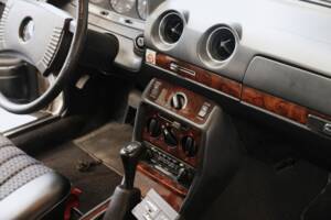 Image 23/36 of Mercedes-Benz 280 CE (1979)