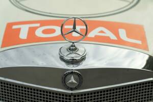 Bild 24/50 von Mercedes-Benz 220 S b (1967)