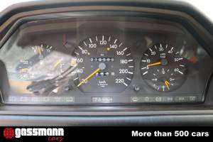 Image 11/15 of Mercedes-Benz 300 D (1990)