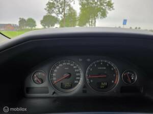 Bild 9/23 von Volvo V 70 2.4 (2003)