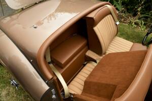 Image 33/50 de Jaguar XK 120 OTS (1950)