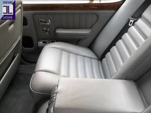 Image 39/50 of Bentley Brooklands (1992)