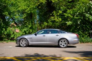 Image 21/50 of Jaguar XJ 5.0 (2012)