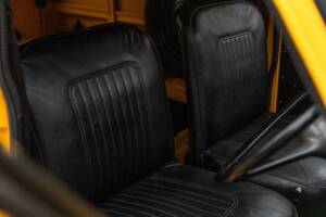 Image 41/50 of Morris Minor Van (1971)