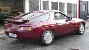 Image 4/18 de Porsche 928 S (1982)