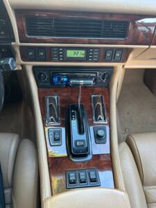 Image 14/18 of Jaguar XJS 6.0 V12 (1993)
