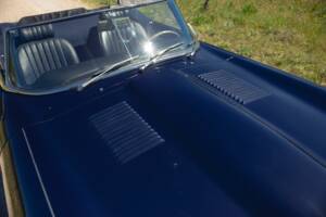 Image 22/50 de Jaguar E-Type (1969)