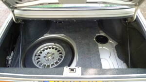 Image 38/41 de BMW 528i (1986)
