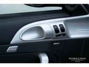 Image 31/37 of Porsche 911 Carrera 4S (2009)
