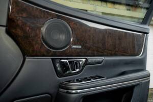 Bild 44/50 von Jaguar XJ 3.0 (2019)
