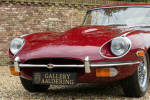 Image 33/50 de Jaguar E-Type (1969)