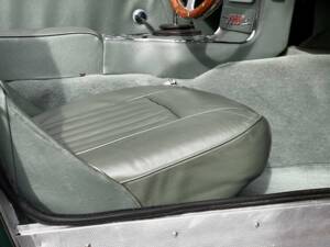 Immagine 25/50 di Austin-Healey 3000 Mk II (BJ7) (1964)