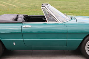 Bild 36/50 von Alfa Romeo 2000 Spider Veloce (1979)