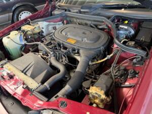 Image 16/21 of Mercedes-Benz 230 E (1992)