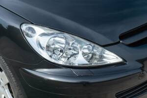 Bild 26/50 von Peugeot 307 CC 2.0i (2004)