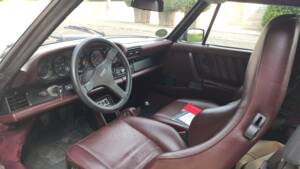 Image 32/104 of Porsche 911 Carrera 3.2 (1986)