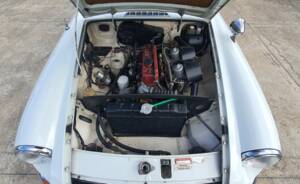 Afbeelding 32/33 van MG MGB GT (1971)
