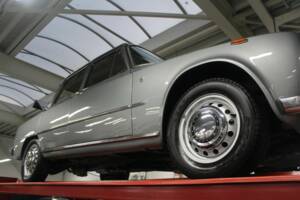 Afbeelding 13/50 van Alfa Romeo Giulia 1600 S (1968)