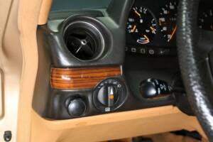 Bild 21/49 von Mercedes-Benz 250 lang (1985)