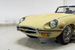 Immagine 14/32 di Jaguar E-Type (1969)