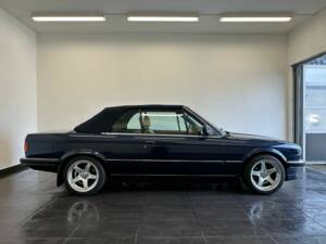 Bild 10/50 von BMW 325i (1989)