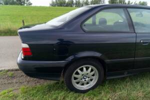 Bild 37/40 von BMW 316i (1998)