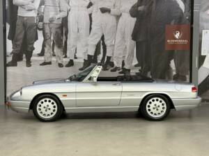 Bild 22/33 von Alfa Romeo 2.0 Spider (1993)