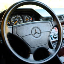 Image 158/171 of Mercedes-Benz E 220 (1994)