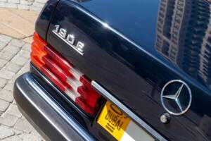 Imagen 14/69 de Mercedes-Benz 190 E (1988)